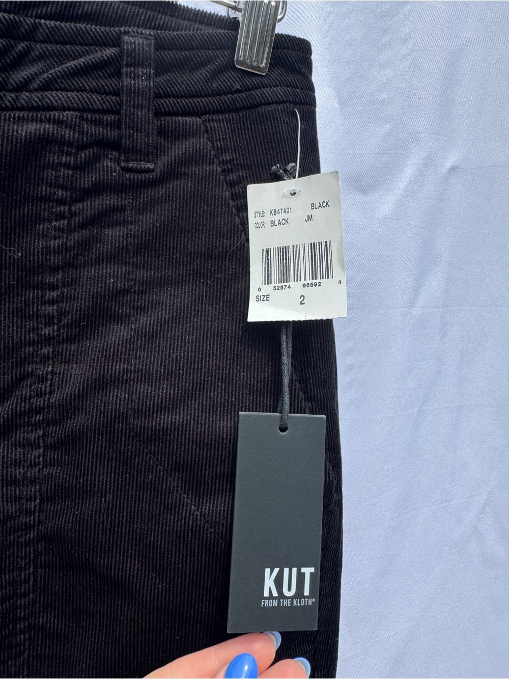 Evereve Black Straight-Leg Jeans - Picture 10 of 13